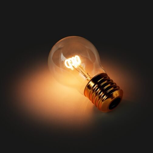 صيانة وتركيب لمبات الكهربائية