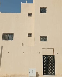 شقة رقم 402 دبلكس 4  مبنى رقم RHYA8351,  8361 شارع علقة حي المصيف الرياض